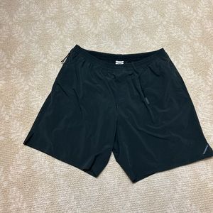 Mens Hill City 7 in Run Shorts - L